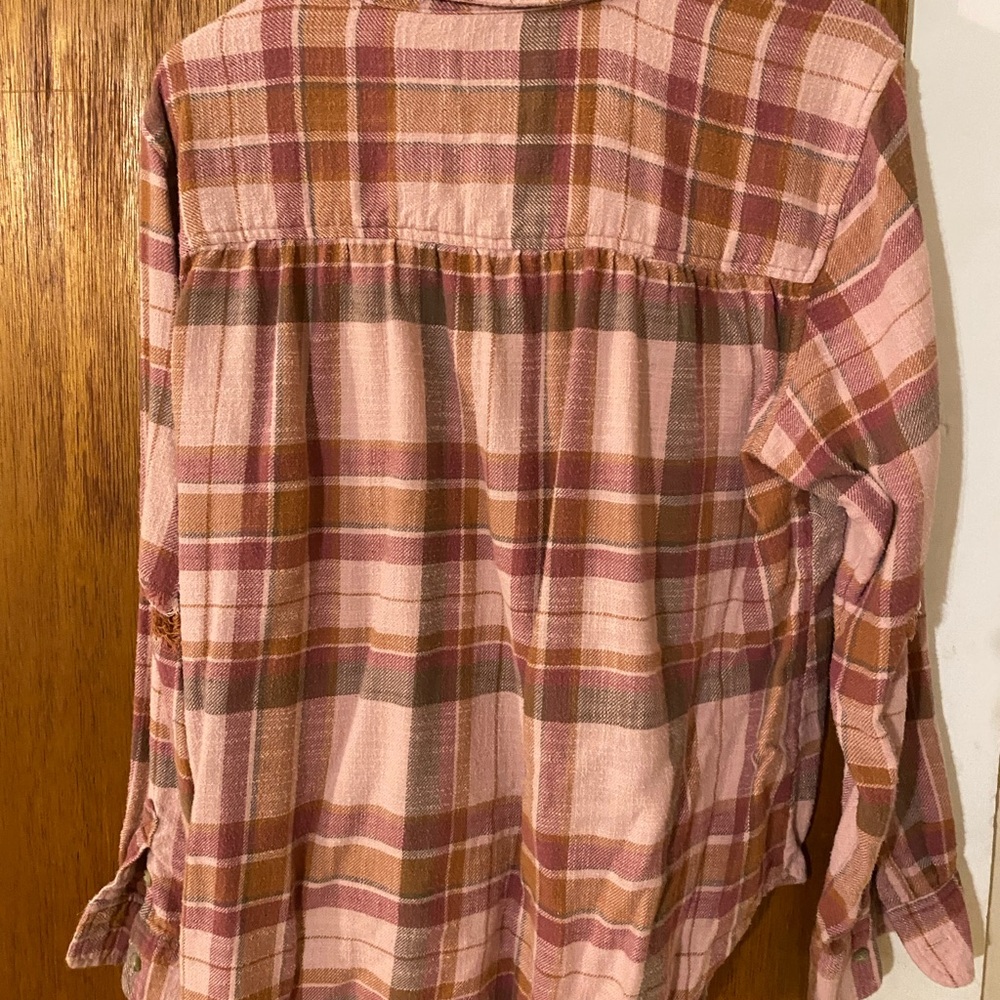 American Eagle Outfitters Flannel - Picture 3 of 4